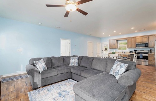 Dahlonega Cabin | Hot tub - King Beds - Mini Golf - Games - Private Pool - BBQGrill - Pet Friendly