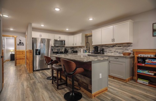 Kodak House | Hot Tub & Mini Golf: Mtn-View Haven in Kodak!