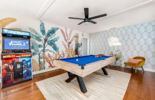 Bradenton House | Hot Tub - Mins to Anna Maria - Heated Pool -Arcade for Family