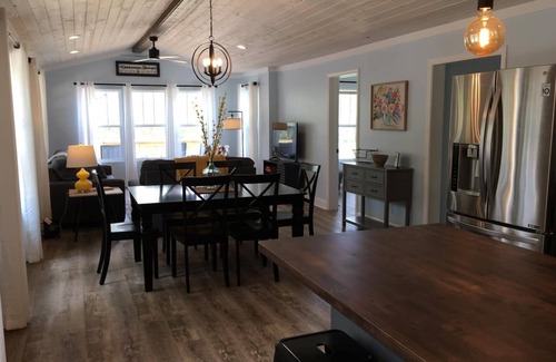 Dahlonega Cottage | HOT TUB! Modern-Cozy-Perfectly Located