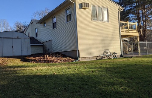 East Haven  Rutland County House | Hot tub new ranch close to Killington