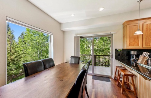 South Lake Tahoe Cabin | Hot Tub, Pet Friendly, 3 game rooms, Walk to Trailhead