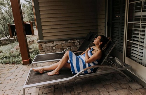 Mont-Tremblant Ski Chalet | HOT TUB + Ping-Pong + BBQ Terrace | Free Shuttle