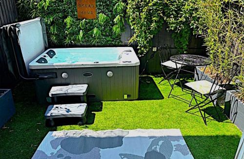 Cleethorpes House | “Hot Tub, Private Parking, Beachside Luxury”