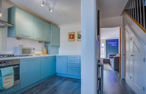 Cleethorpes House | Hot Tub, Private Parking, King Bed, Beach luxury