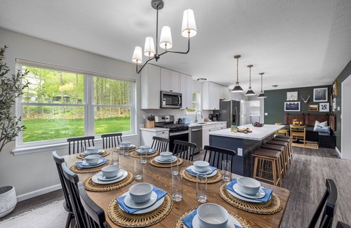 Tobyhanna Ski Chalet | Hot Tub | Sauna | Arcade | Fire Pit | Lake & Pool