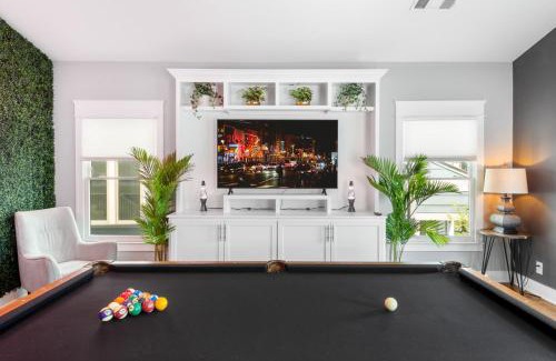 Hope Gardens House | HOT TUB Sauna Cold Plunge Nashville Party Place