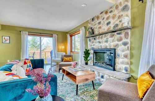 East Stroudsburg House | Hot Tub Sauna Steam Room Arcades Airhockey
