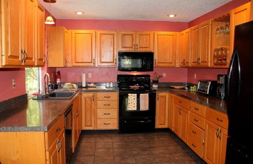 Massanutten House | Hot Tub, Screen Porch, Grill, Privacy, Ample Parking, No Bunks, onsite Amenities
