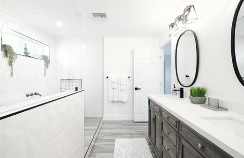 Paradise Valley Village Villa | Hot Tub Time Machine Near Scottsdale!