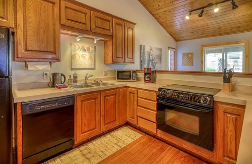 Pagosa Springs House | Hot Tub Tranquil Oasis Near the Lake