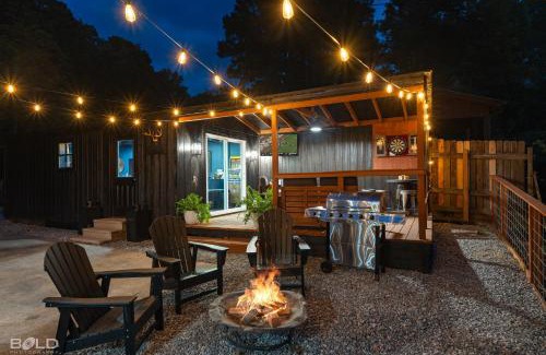 Jefferson House | Hot Tub, Waterfront, Boathouse, Whiskey Barrel