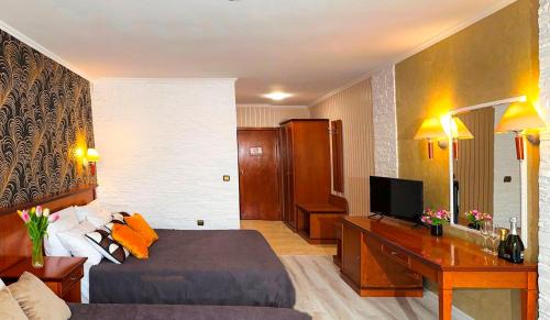 Saints Constantine and Helena Hotel | Hotel Yo