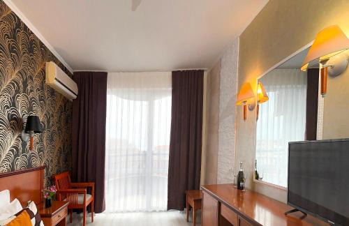 Saints Constantine and Helena Hotel | Hotel Yo
