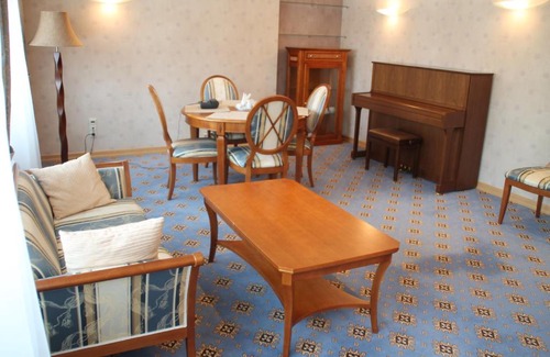 Khanty-Mansiysk Hotel | Hotel КTC Ugra-Classik