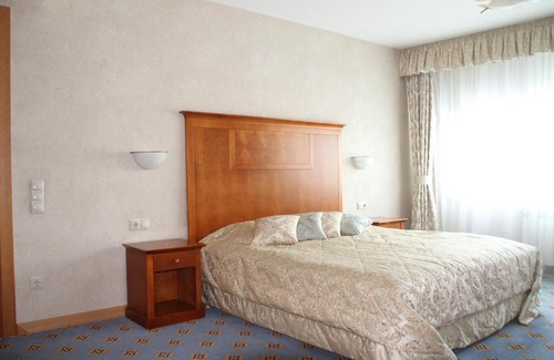 Khanty-Mansiysk Hotel | Hotel КTC Ugra-Classik