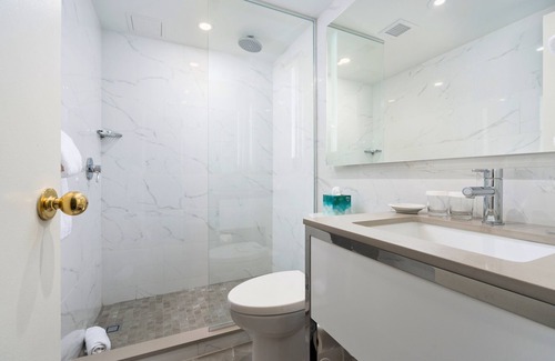 Shaughnessy Village Hotel | Hotel 2170 Lincoln Downtown Montreal