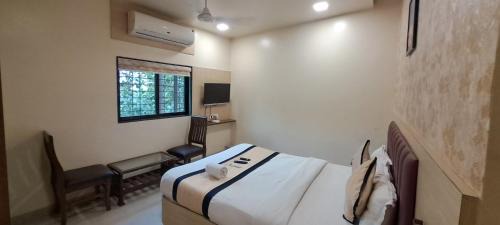Andheri House | Hotel 4Shine
