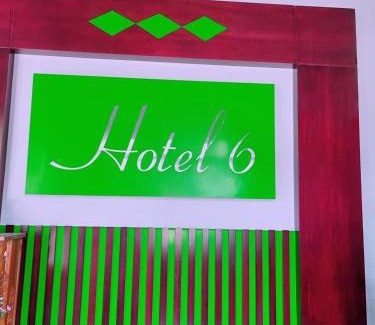 District 9 Hotel | HOTEL 6