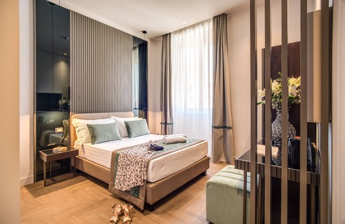 Monti Hotel | Hotel 77 Seventy-Seven