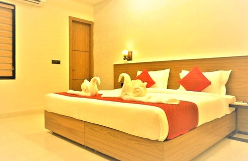 Chhatarpur Hotel | Hotel 7b