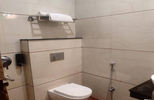 Chhatarpur Hotel | Hotel 7b