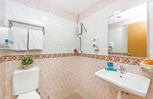 Geylang Hotel | Hotel 81 Lucky
