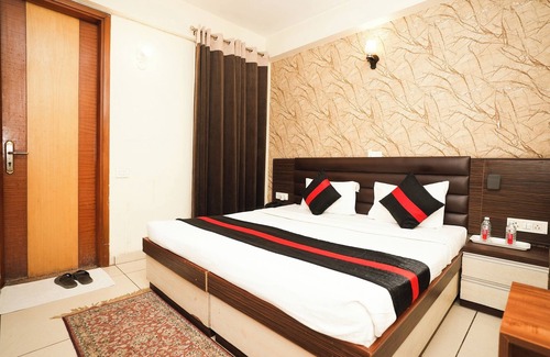 Okhla Hotel | Hotel A R Residency