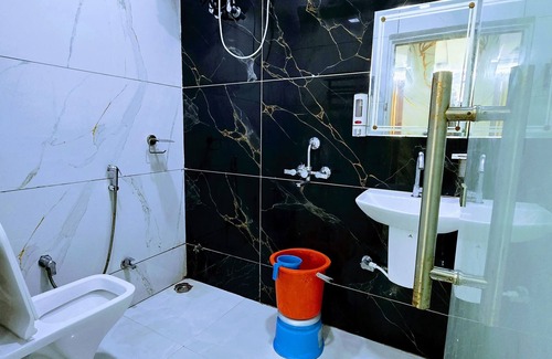 Mathura Hotel | Hotel Aaarav Grand - Mathura Vrindavan