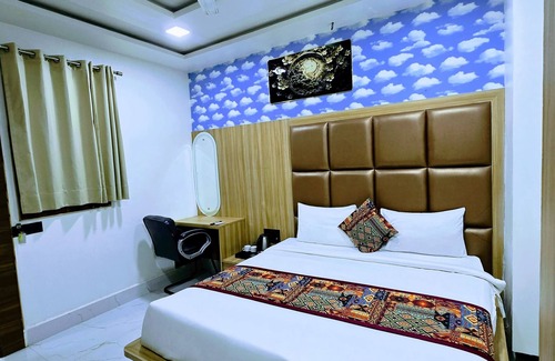 Mathura Hotel | Hotel Aaarav Grand - Mathura Vrindavan
