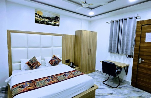 Mathura Hotel | Hotel Aaarav Grand - Mathura Vrindavan