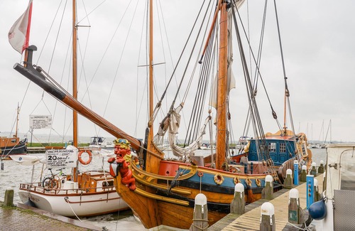 Volendam House | Hotel aan de Haven (room 1)