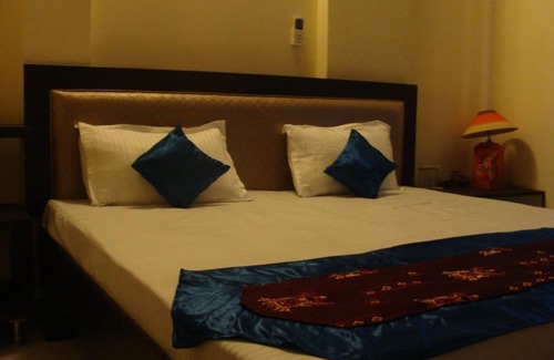 Paltan Bazaar Hotel | Hotel Abhinandan Grand