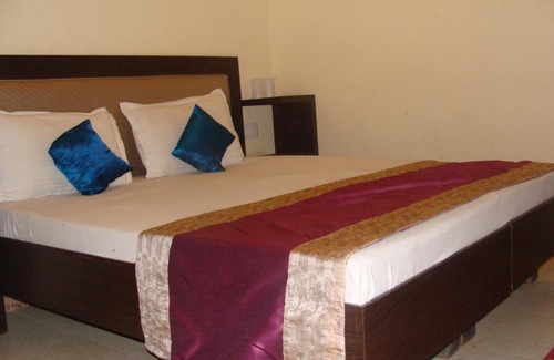 Paltan Bazaar Hotel | Hotel Abhinandan Grand