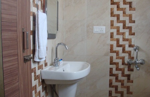 Paltan Bazaar Hotel | Hotel Abhinandan grand