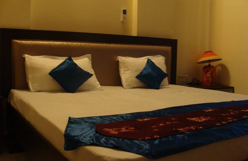 Paltan Bazaar Hotel | Hotel Abhinandan grand