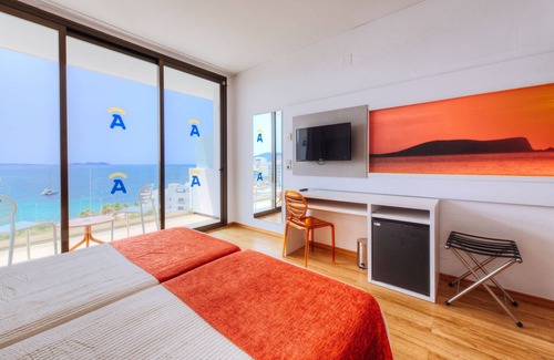 Sant Antoni de Portmany Hotel | Hotel Abrat