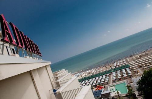 Fogliano Marina Hotel | Hotel Admiral - on the beach