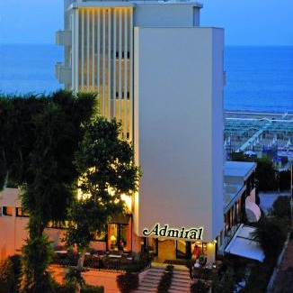 Fogliano Marina Hotel | Hotel Admiral - on the beach