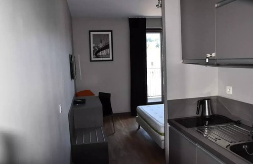 9th Arrondissement Apartment | Hotel Adonis Lyon Dock West - Comfort Double Room