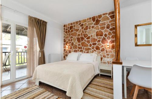 Pefkochori Apartment | Hotel Aeollos