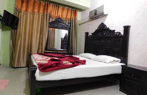 G-8 Sector Hotel | Hotel Al Feroz