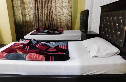 G-8 Sector Hotel | Hotel Al Feroz