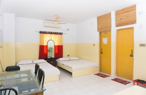 Dhaka Hotel | Hotel Al Sarwar - Family Suit Room