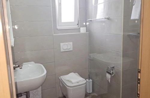 Shengjin Apartment | Hotel Albani