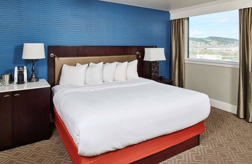 Historic Rapid City Hotel | Hotel Alex Johnson Rapid City, Curio Collection by Hilton