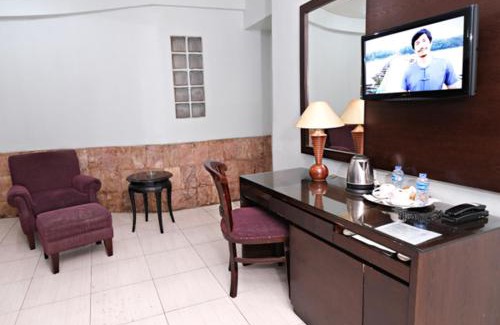 Palmerah Hotel | Hotel Alma
