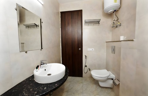 Mahipalpur Hotel | Hotel Almati Inn