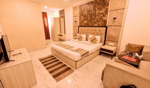 Mahipalpur House | Hotel Almora BY The ELEVATE Group Near Delhi INTERNATIONAL Airport WIth- Free AIRPORT Pickup