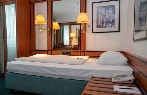 Bergen Enkheim Hotel | Hotel Amadeus Frankfurt